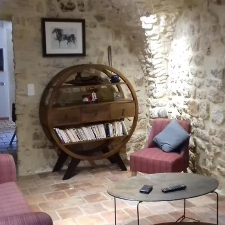 Casa vacanze Maison De Village Ancienne Poste Bourdic